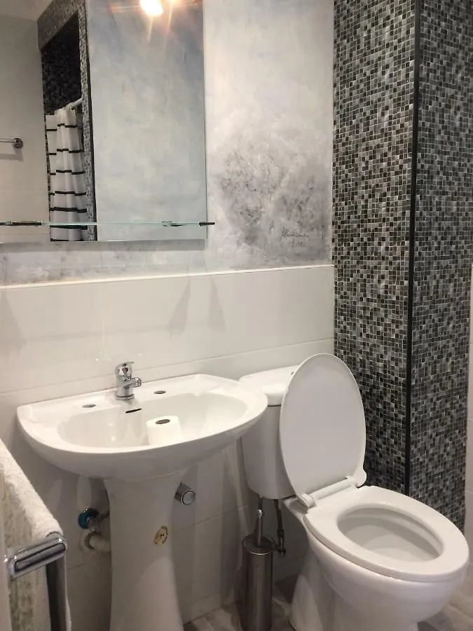 ליסבון B&B D'Arte לינה וארוחת בוקר